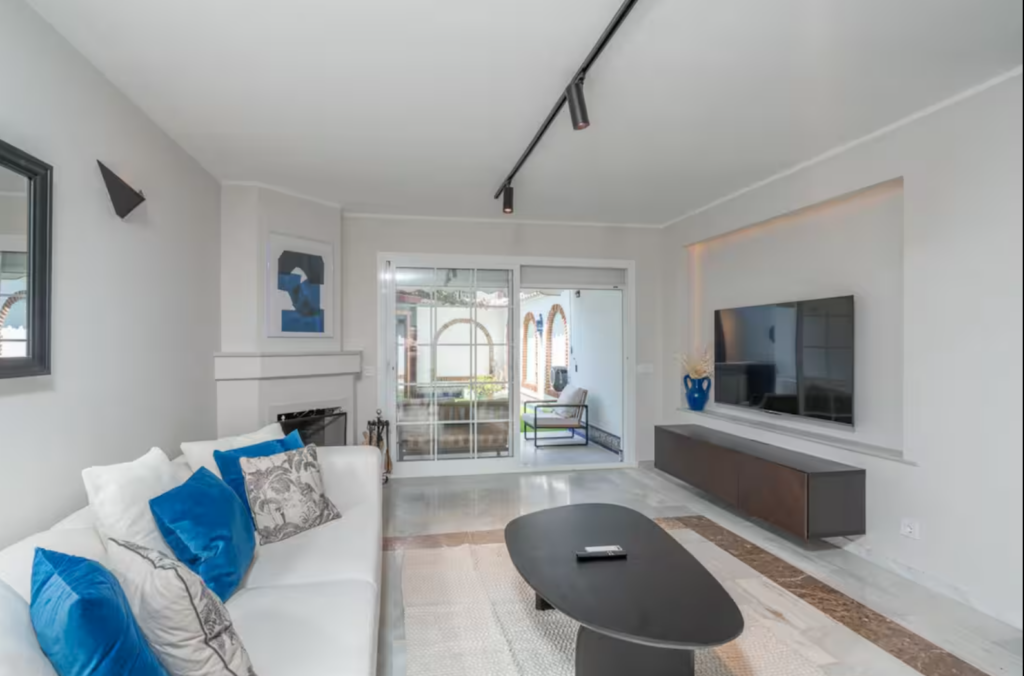 Calahonda: Private sauna and Jacuzzi