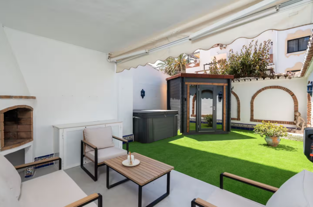 Calahonda: Private sauna and Jacuzzi